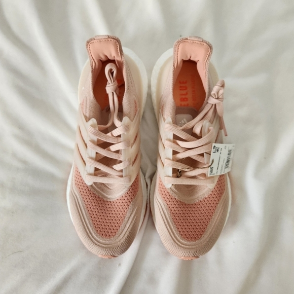 Adidas Sneaker NWT womens size 7 Ultraboost 21 prime blue Ambient Blush - Picture 4 of 8